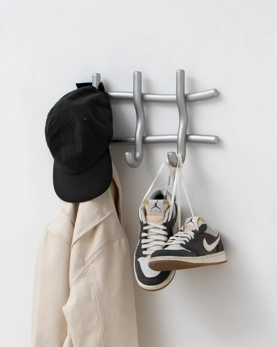 REEL HANGER - View 1